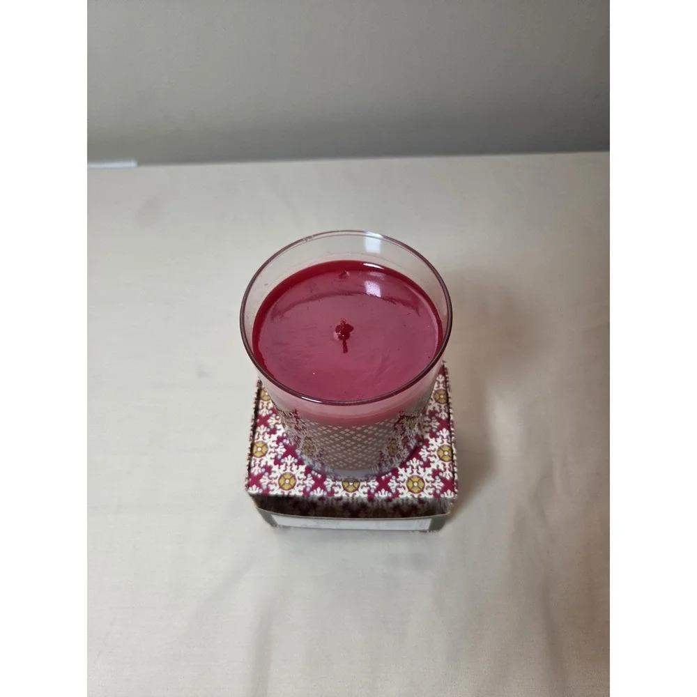 Bella by Illume Winter Berry Scented Candle 9.5oz White Currant Cranberry New